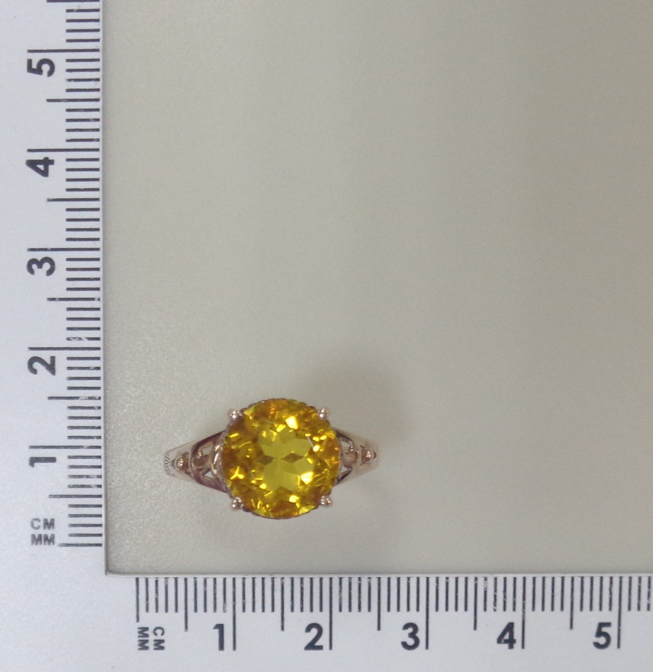 Серебряное кольцо с цитрином